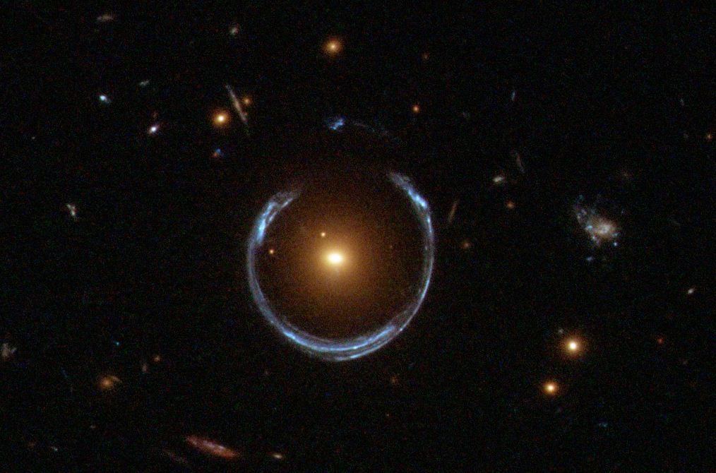 a_horseshoe_einstein_ring_from_hubble